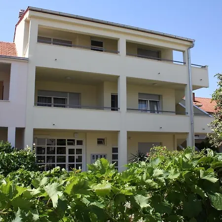 Martina Sun דירה זאדאר